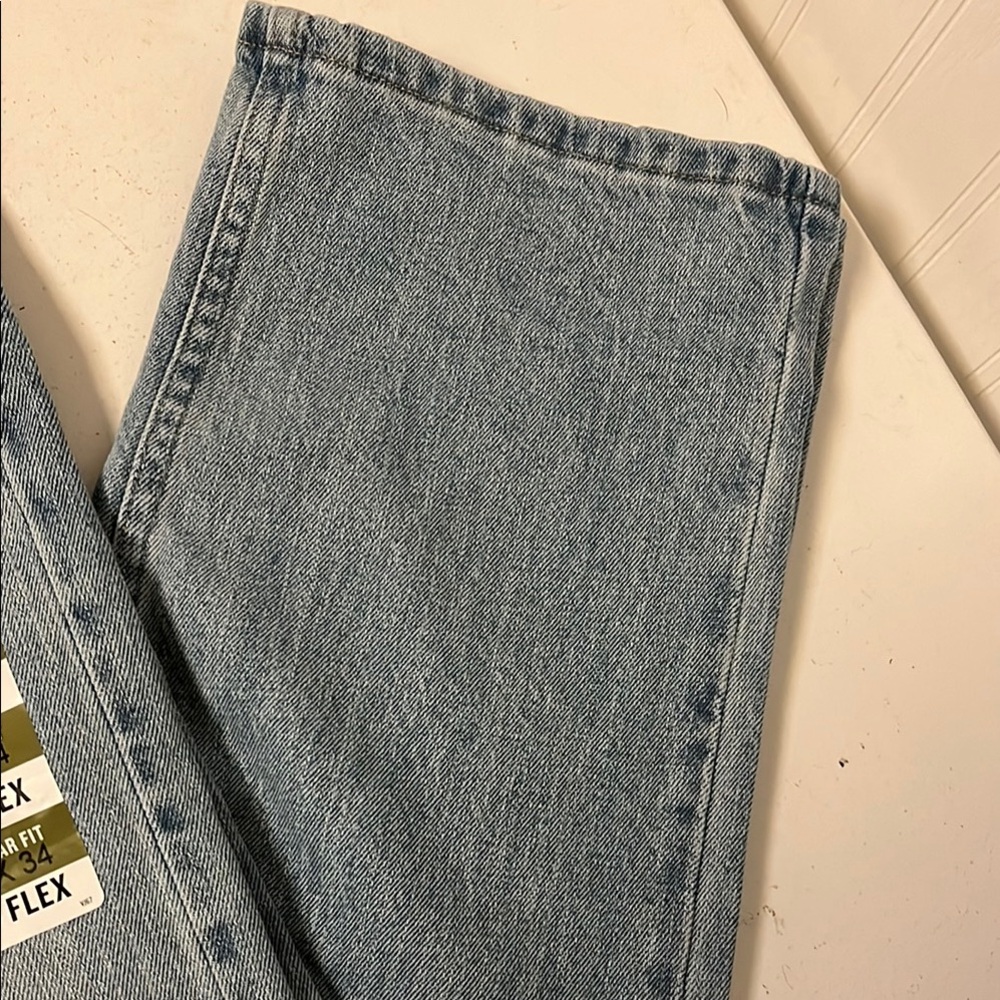 Wrangler Blue Regular fit Jeans Classic Fit medium light wash - Picture 4 of 8